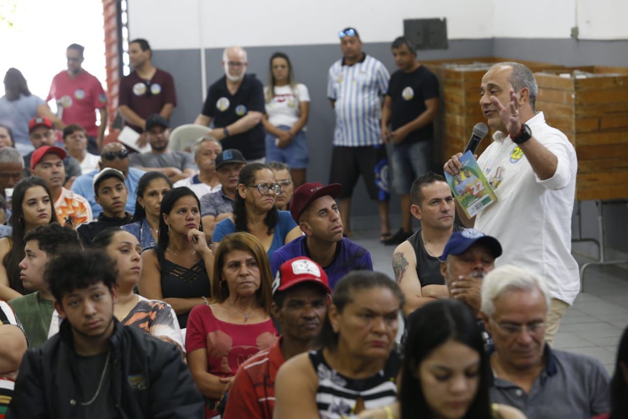 Guto Volpi apresenta a moradores avanços e propostas para fortalecer a segurança